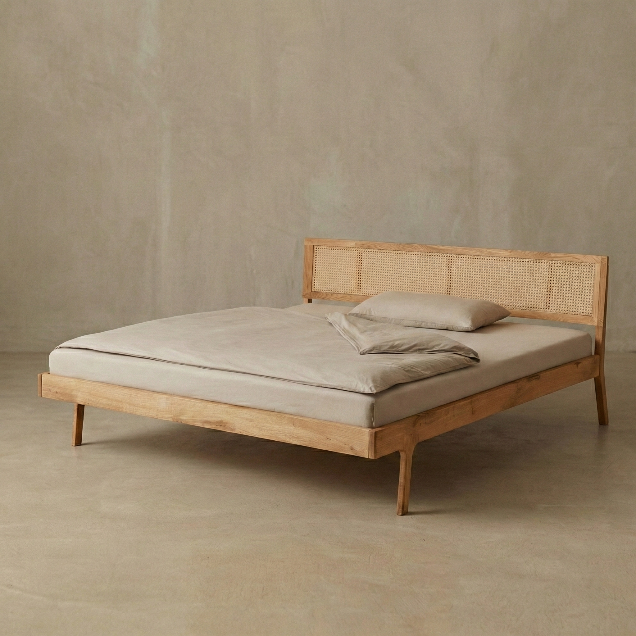 Balder snedker sengeramme i massiv FSC egetræ og fransk naturflet – Natur olie