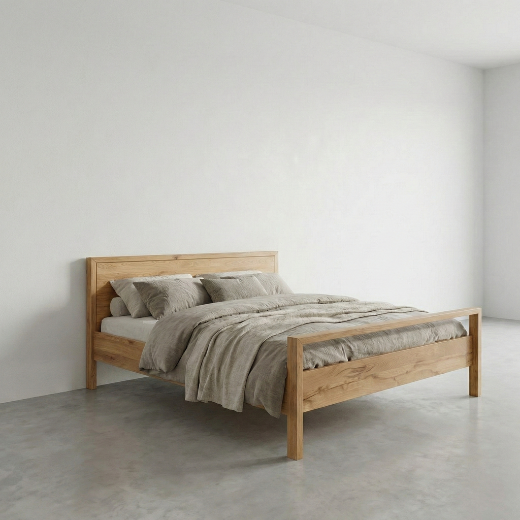 Freja snedker sengeramme i massiv egetræ med høj fodende – Natur olie