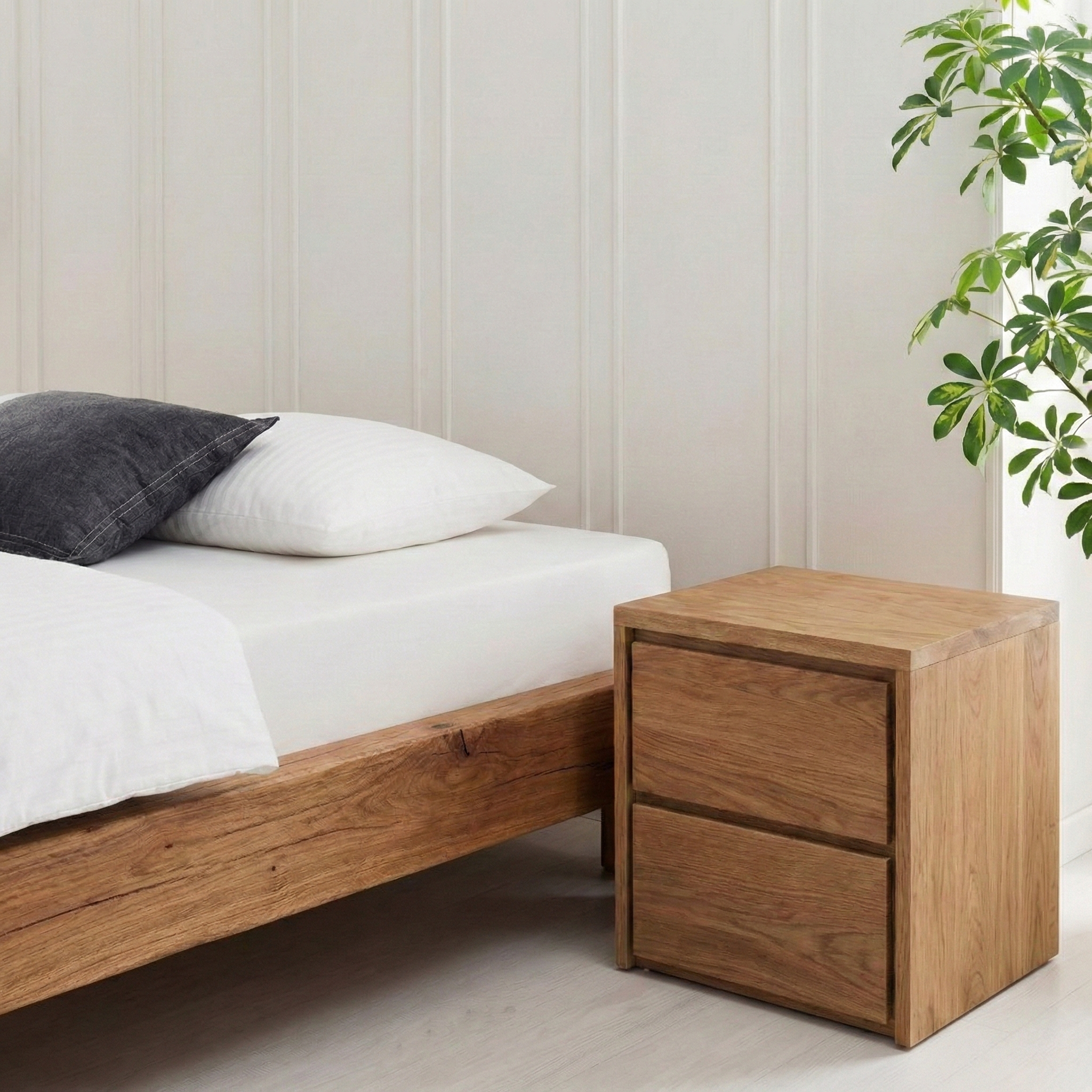 Frigg bjælkesengeramme i massivt egetræ med træben uden gavl – Natur olie