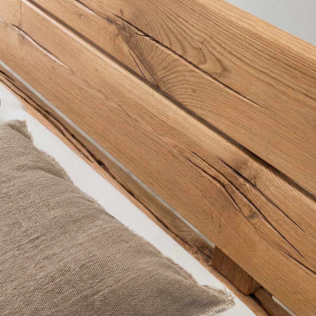 Frigg bjælkesengeramme i massivt egetræ med træben uden gavl – Natur olie