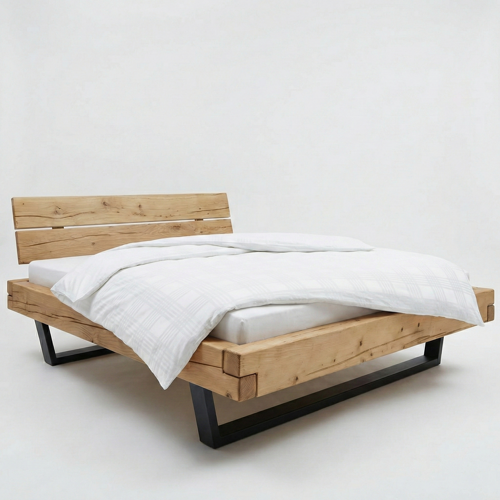 Frigg bjælkesengeramme i massivt grantræ  med gavl og metalben – Bivoks