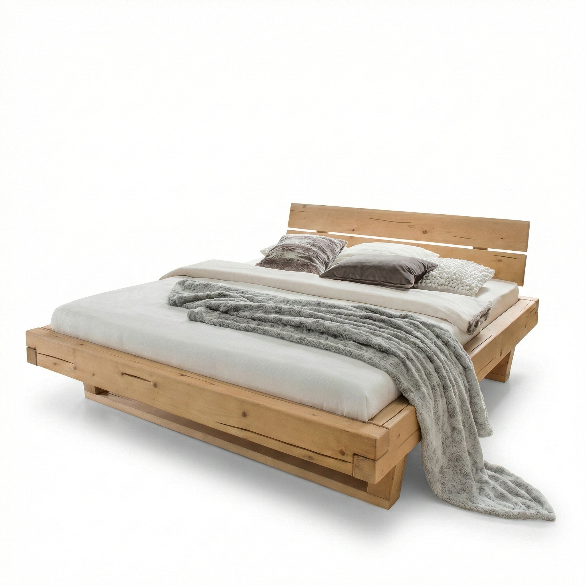 Frigg bjælkesengeramme i massivt grantræ med gavl og træben – Bivoks