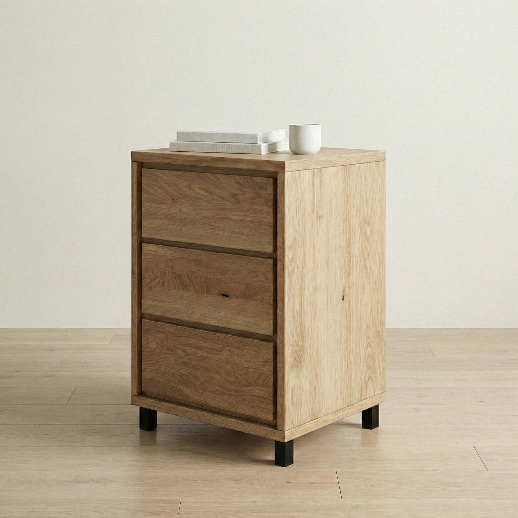 Heimdal kommode i massivt egetræ med 3 skuffer på metalben – Natur olie